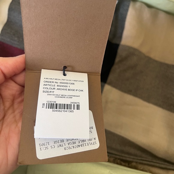 Burberry Cashmere Silk Scarf sand color New with tag - Picture 3 of 9